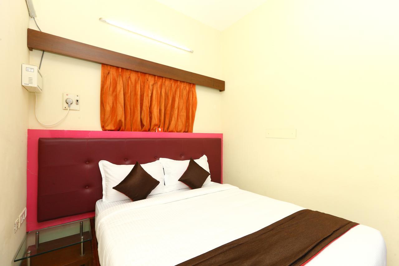 Hotel Oyo 8410 Rajeswari Tower Chennai Exterior foto
