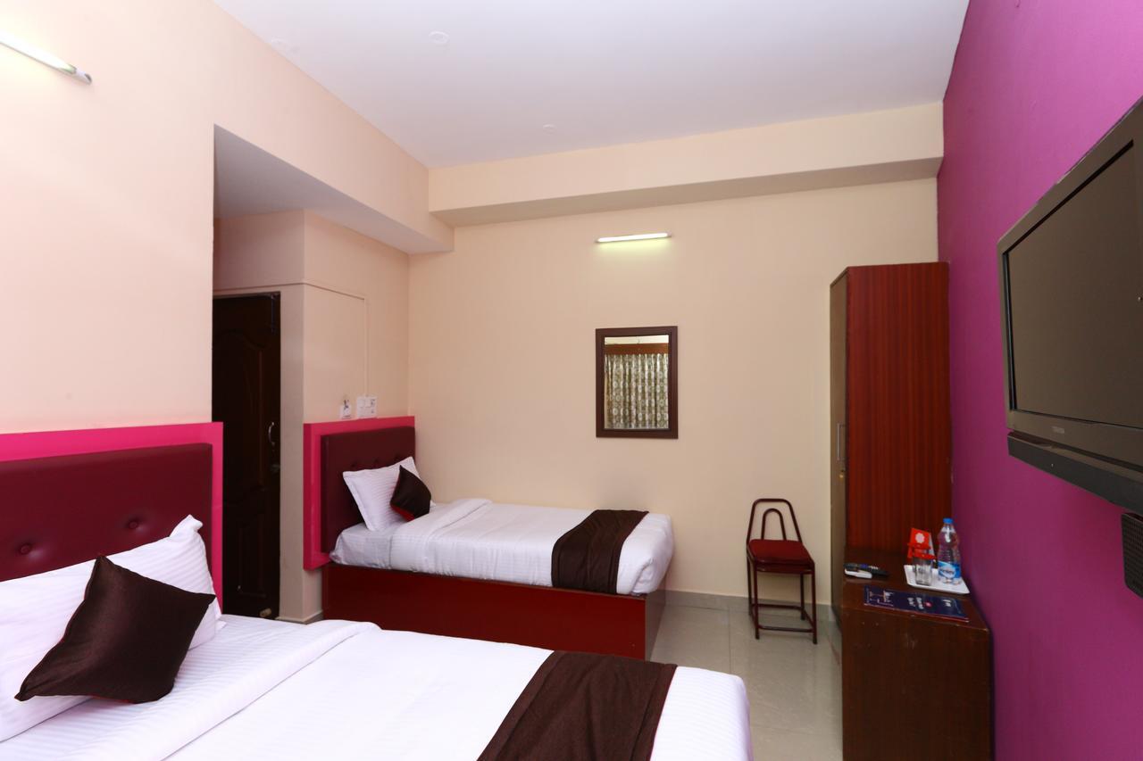Hotel Oyo 8410 Rajeswari Tower Chennai Exterior foto