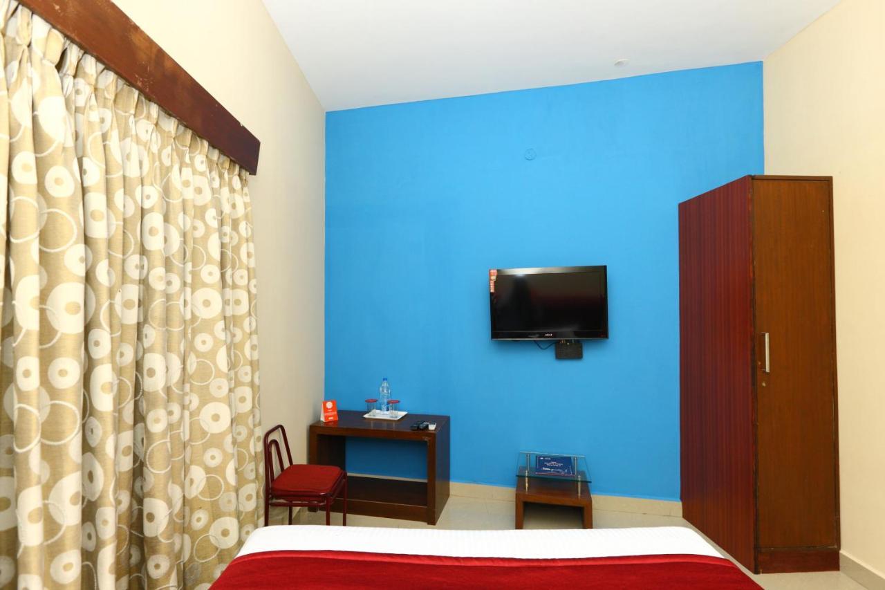 Hotel Oyo 8410 Rajeswari Tower Chennai Exterior foto