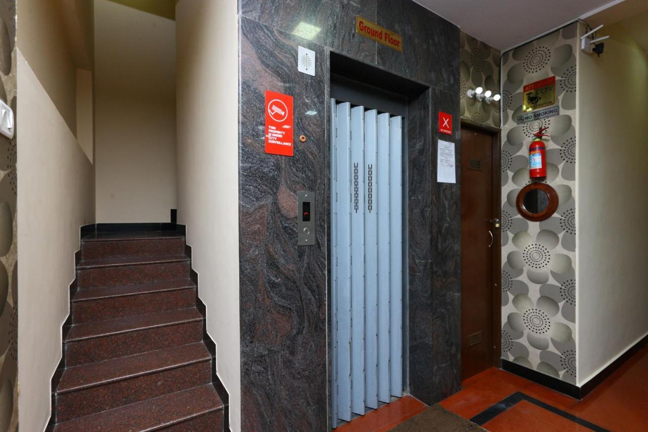 Hotel Oyo 8410 Rajeswari Tower Chennai Exterior foto