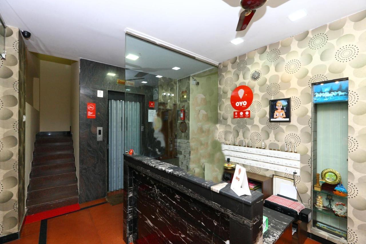 Hotel Oyo 8410 Rajeswari Tower Chennai Exterior foto