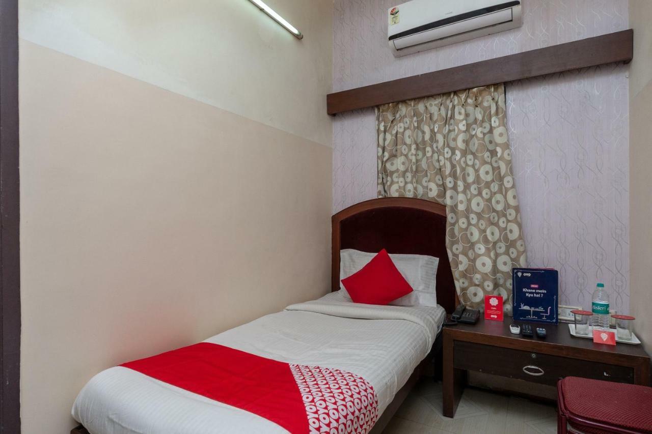 Hotel Oyo 8410 Rajeswari Tower Chennai Exterior foto