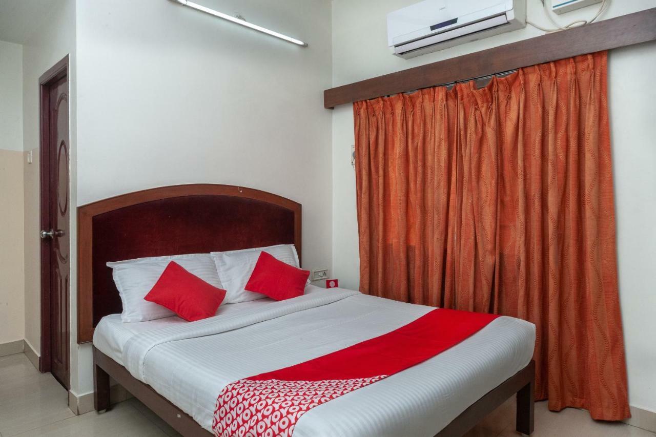 Hotel Oyo 8410 Rajeswari Tower Chennai Exterior foto